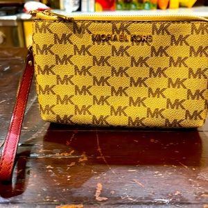 NWOT MICHAEL KORS double wristlet
